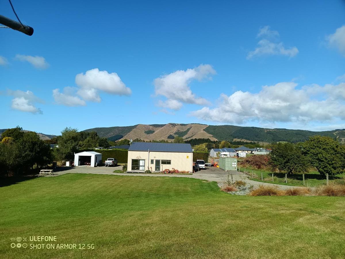 Апартаменты Flying Plate Saloon Waimate Экстерьер фото